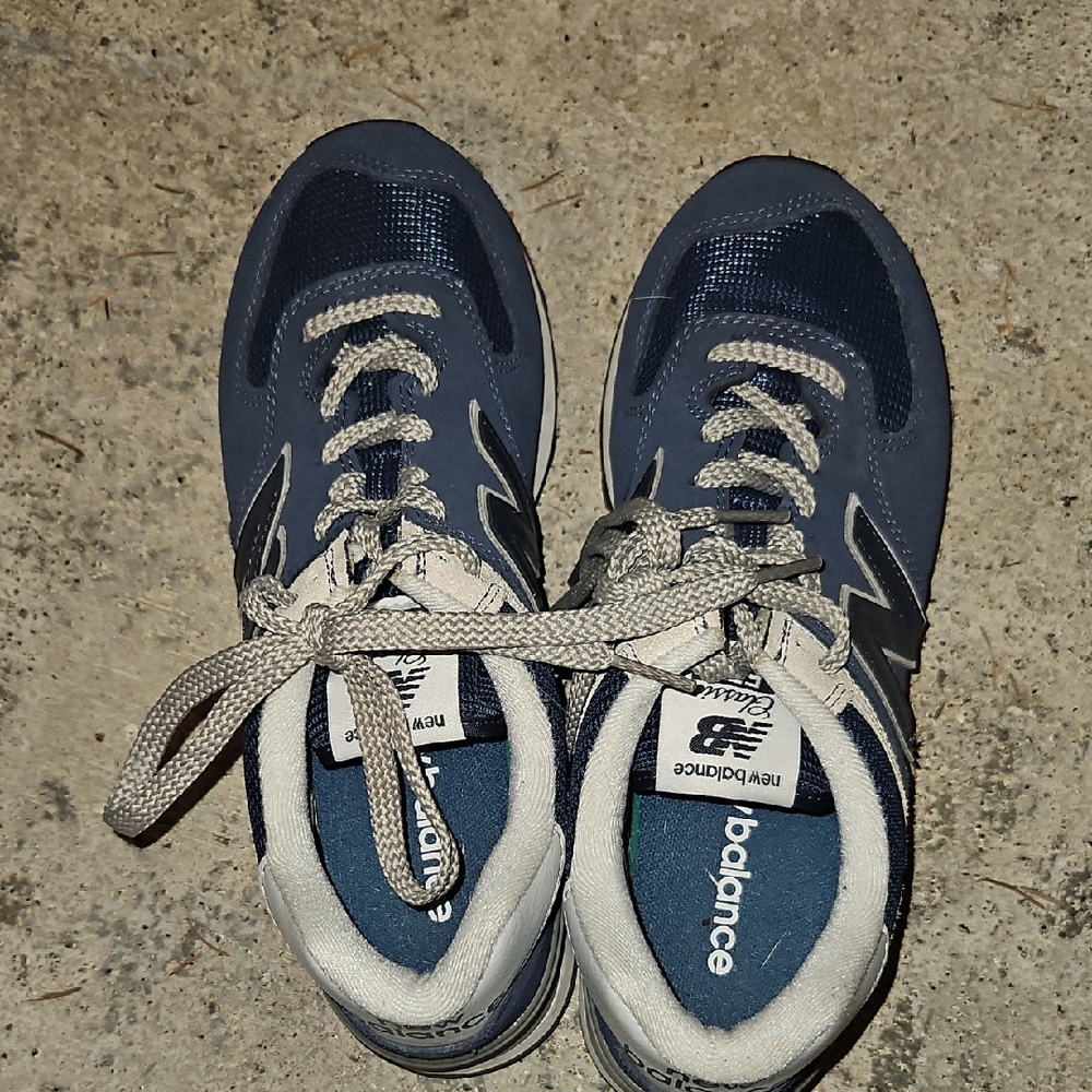 New Balance Women's Blue and Gray Sneakers